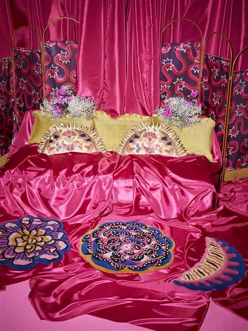 Ikea x Zandra Rhodes открывает сумасшедшую коллекцию предметов ограниченного выпуска, которые будут популярны этой осенью