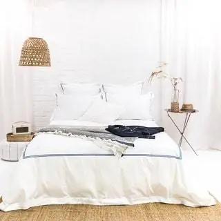 С этим роскошным комплектом постельного белья от престижной фирмы Beaumont Brown вы почувствуете себя как в пятизвездочном отеле. Их…