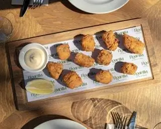 Его маринованная акула, несомненно, является главным героем