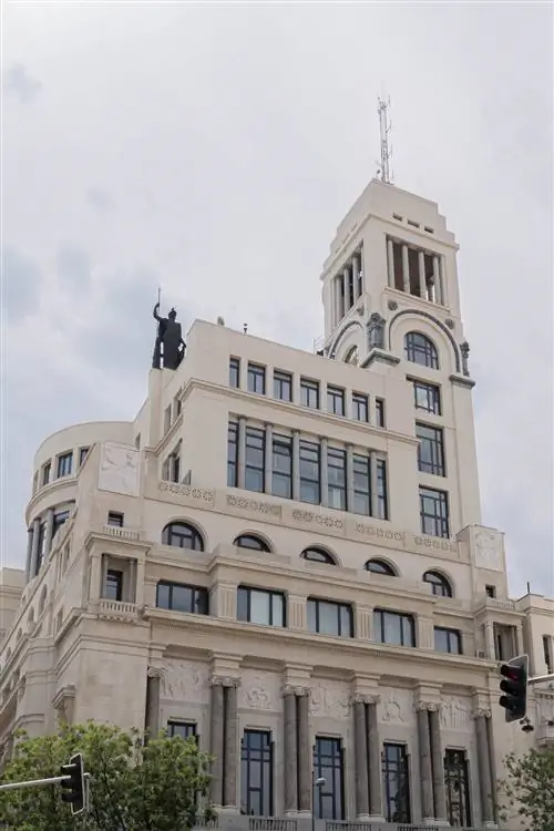 Новый фасад Circulo de Bellas Artes в Мадриде стал реальностью