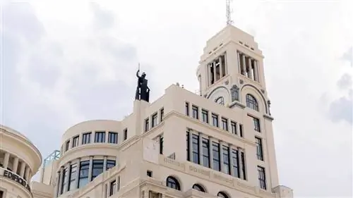Новый фасад Circulo de Bellas Artes в Мадриде уже реальность (и нам это очень нравится)