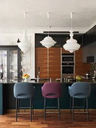 Шкафы Leitmotiv и буфет на заказ. Светильники-вазы Мариинского театра из коллекции «Бесконечная слава Ласвит»