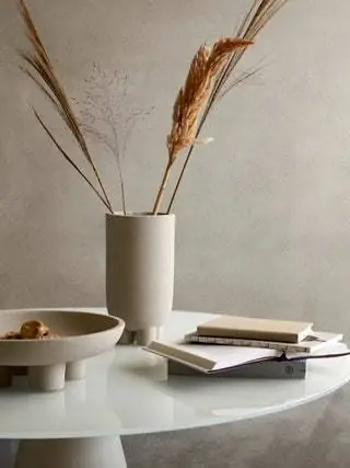 Фиброцемент превратился в высокое украшение?Да еще и в виде ваз. Так предлагают дизайнеры…