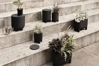 Его название и универсальность говорят сами за себя. Внешний вид - это горшок, но также и табуретка, которая может стать…