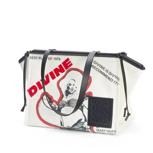 Выставка и новая капсульная коллекция LOEWE отдают дань уважения Divine