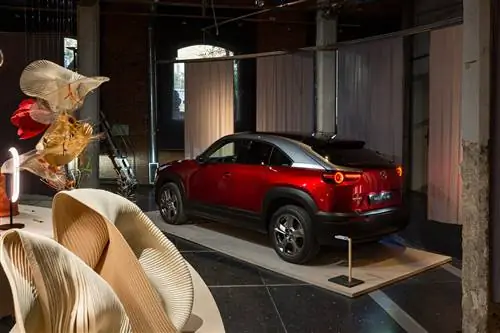 Mazda X30 на выставке Comunidad Circular разделяет с произведениями мастеров SACo ценности того, что…