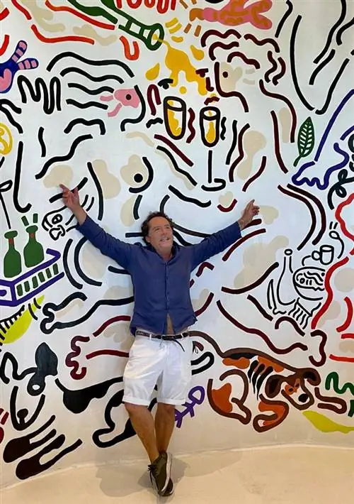 Органично, чувственно, как объятия, это последний проект Луиса Галлиусси в Мадриде