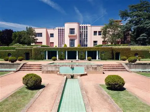 Главный фасад Casa Serralves