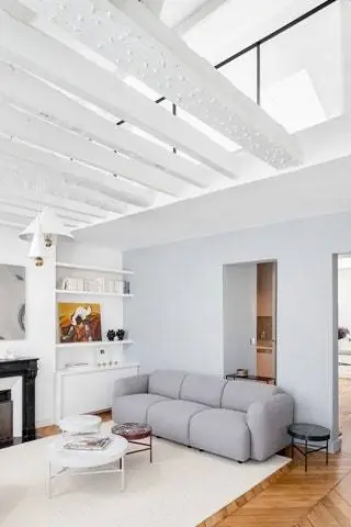 Диван от Normann Copenhagen, а журнальные столики от Ferm Living