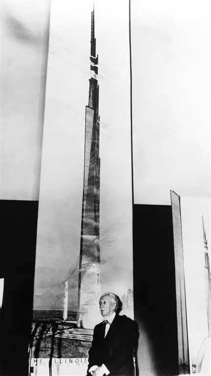Фрэнк Ллойд Райт представляет свой небоскреб «Миля», 1956 год Фрэнк Ллойд Райт представляет свой небоскреб «Миля», 1956 год
