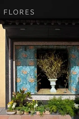 Цветочное искусство и друзья - столпы этого нового пространства, которое стремится развиваться и меняться, как это делают цветы. В… Цветочное искусство и друзья - столпы этого нового пространства, которое стремится развиваться и меняться, как это делают цветы. В…