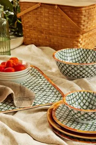 Большая чаша из меламина с узором из двухцветного белого и зеленого горошка с бамбуковой отделкой по контуру Большая чаша из меламина с узором из двухцветного белого и зеленого горошка с бамбуковой отделкой по контуру