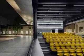 Впервые раздвижные стены кинотеатра Fondazione Prada будут полностью открыты