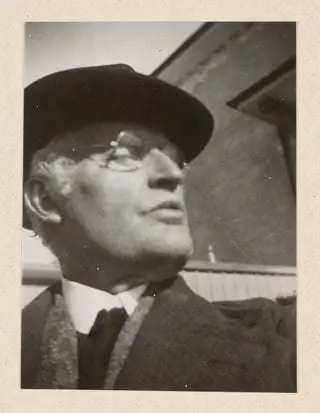 Уже более 60 лет Мунк посвятил себя фотосъемке в своем доме в Экели. Изображения, на которых ваш дом, ваша студия или ваша…