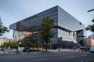 Axel Springer, крупнейшая медиагруппа в Германии, выступает за переход от печатных СМИ к…
