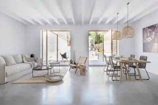 Naroma House отремонтировал этот дом, расположенный в северо-центральной части Майорки, превратив его в идеальное убежище…