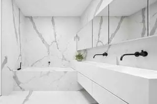 Смотрите другие статьи… У Zara Home есть зеркала для спальни, которые вы не захотите пропустить этой весной. 6 хитростей…