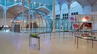Reina Sofía вновь открывает свои двери 6 июня, как и большинство великих музеев Мадрида, с доступом к большинству…