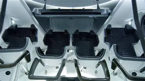 Как SpaceX изменила дизайн интерьеров космических кораблей