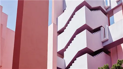 Теперь вы можете спать в самом известном здании в Instagram Airbnb открывает двери La Muralla Roja от Рикардо Бофилла Теперь вы можете спать в самом известном здании в Instagram Airbnb открывает двери La Muralla Roja от Рикардо Бофилла