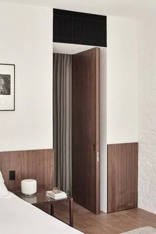 Открытка из исторического центра Милна, с которой Винченцо де Котис решил спроектировать интерьер… Открытка из исторического центра Милна, с которой Винченцо де Котис решил спроектировать интерьер…