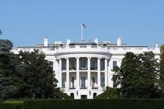 Официальная резиденция президента США является частью проекта Джорджа Вашингтона 1790 года, согласно которому… Официальная резиденция президента США является частью проекта Джорджа Вашингтона 1790 года, согласно которому…