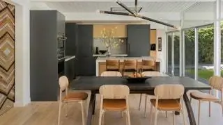 Современный и современный дом в Калифорнии
