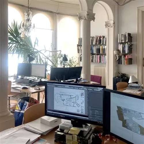 Рабочее место Карме Пинос