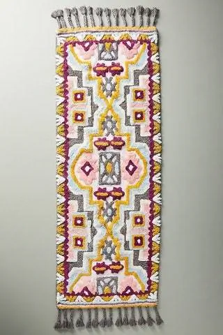 С восточными отсылками ковер Raja от Anthropologie в двух размерах