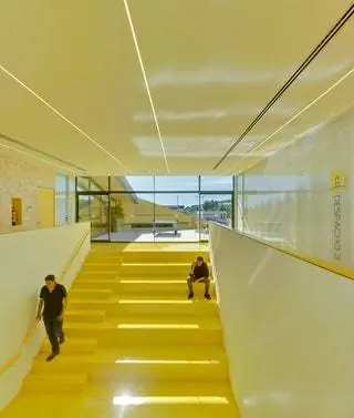Согласно Architizer, это современное и яркое рабочее пространство, которое вместе с другими 10 выбранными воплощает в себе…
