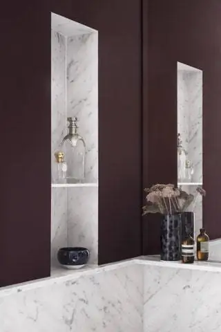 Как объясняет Масс, клиенты - молодая пара, которая хотела преобразить квартиру после того, как стала родителями, сохранив при этом свои…