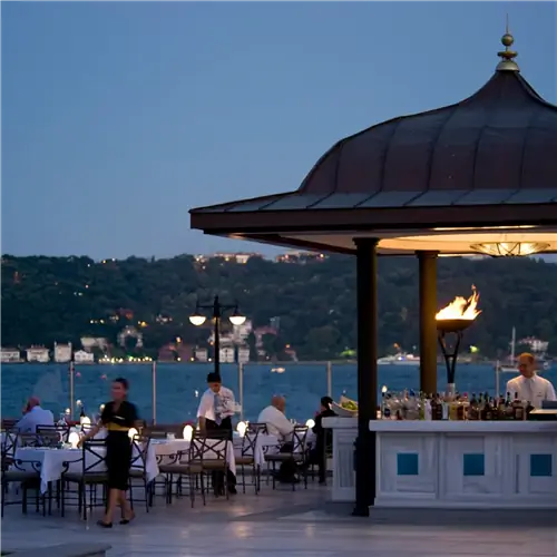 Пляжный ресторан в отеле Four Seasons Bosphorus