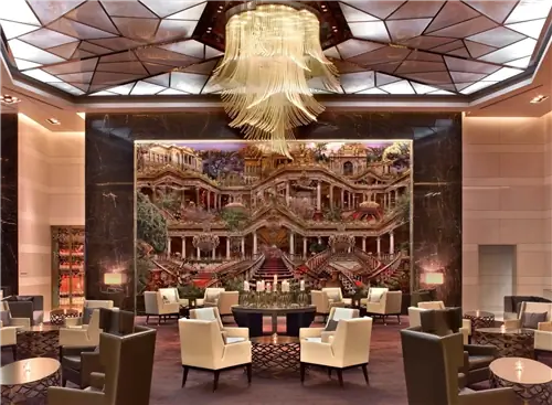 Внутри одной из больших столовых Raffles Istanbul