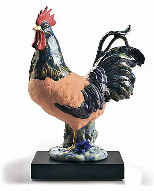 Керамический петух от Lladró, который коллекционирует дизайнер интерьеров