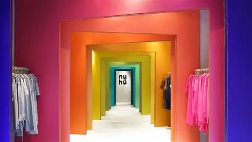 Магазин в Сохо в Нью-Йорке из картона и с испанским дизайном