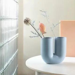 Kink Vase от Earnest Studio