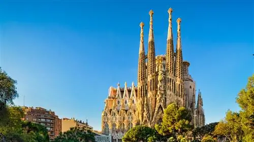 SAGRADA FAMILIA вновь открывает свои двери