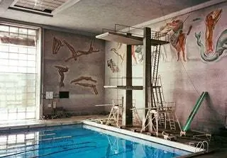 Великолепная Piscina dei Mosaici на Foro Italico в Риме, увековеченная в 2001 году Тестино