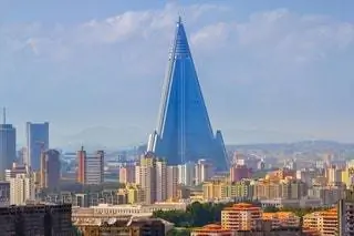Неважно, что отель Ryugyong в Северной Корее строится, потому что уже сейчас можно сказать, что этот небоскреб…