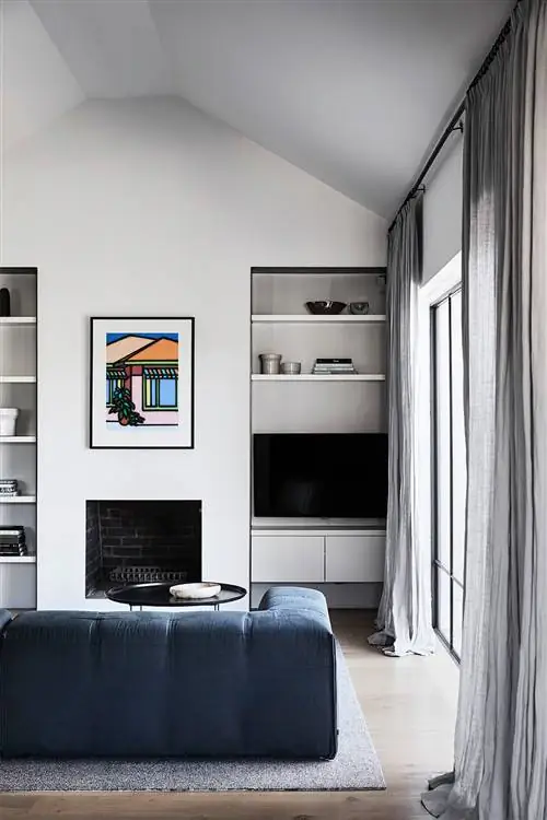 Должны ли они тянуться?Это зависит от высоты потолка и размера помещения