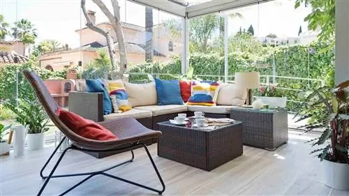 терраса со стеклянными шторами