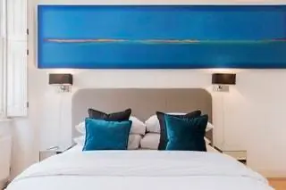 От 88 евро вы можете остановиться в этой красивой отдельной комнате, расположенной в доме в самом центре Лондона