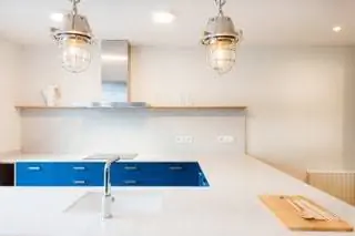 В Испании мы также находим цвет года, иначе и быть не могло. Эта квартира вместимостью до…