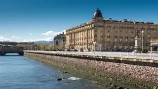 Отель был открыт в 1912 году и с тех пор предлагает размещение всем видам…