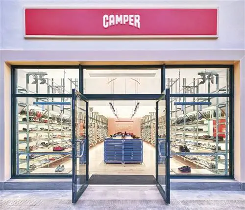 Последний АВТОРСКИЙ МАГАЗИН Camper находится в Малаге и подписан Хорхе Пенадсом
