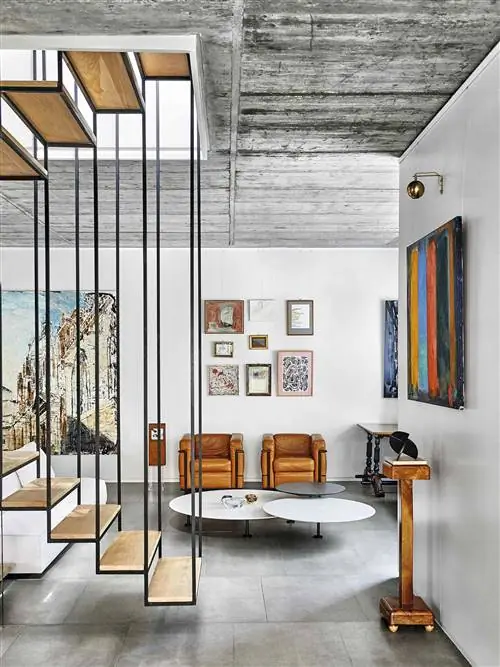 Величественная лестница в этом симметричном доме в Мадриде