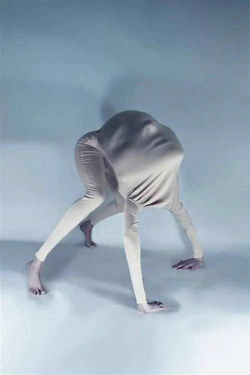 ПАБЛО СОЛА художник, изображающий футуристические тела