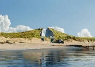 Видимый только с моря Dune House предлагает сверхустойчивый дом нового типа, который производит собственную еду и даже…