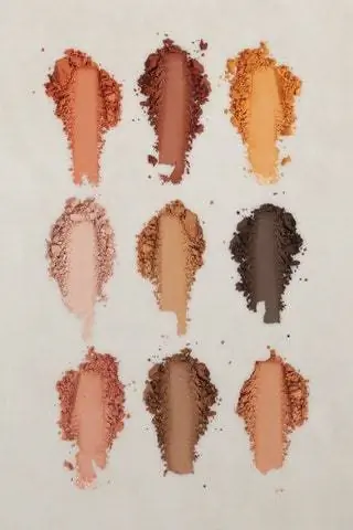 Тональности исходят от оксида железа, который использовался в древние времена в наскальных рисунках