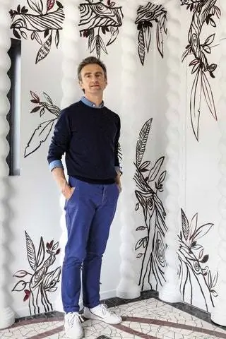 Дизайнер и дизайнер интерьеров Жан Филипп Демейер